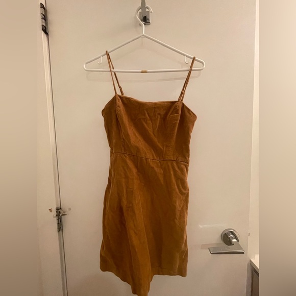 Aritzia dresses - Picture 1 of 4